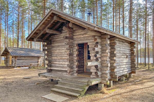 Väärälampi ERÄKÄMPPÄ
