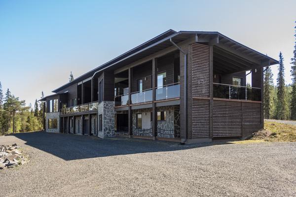 HOLY LAKE CHALET