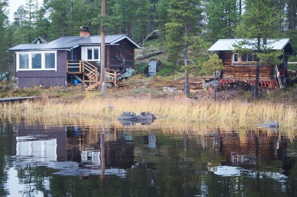 VUONA, ERÄKÄMPPÄ