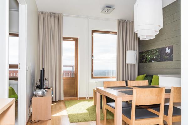 SKI CHALETS VII 7202, Talvikaudella 2022-23 hinta sis. 2 hissilippua