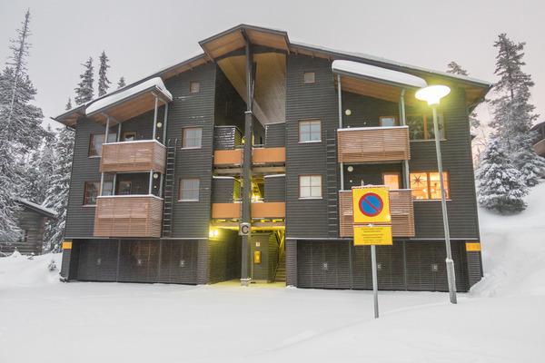 KARHUNVARTIJAN LINNA C24