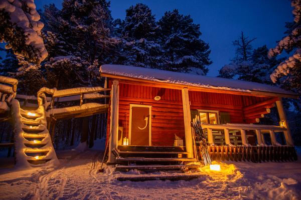 MUNHAISSAAREN MÖKKI, eräkämppä